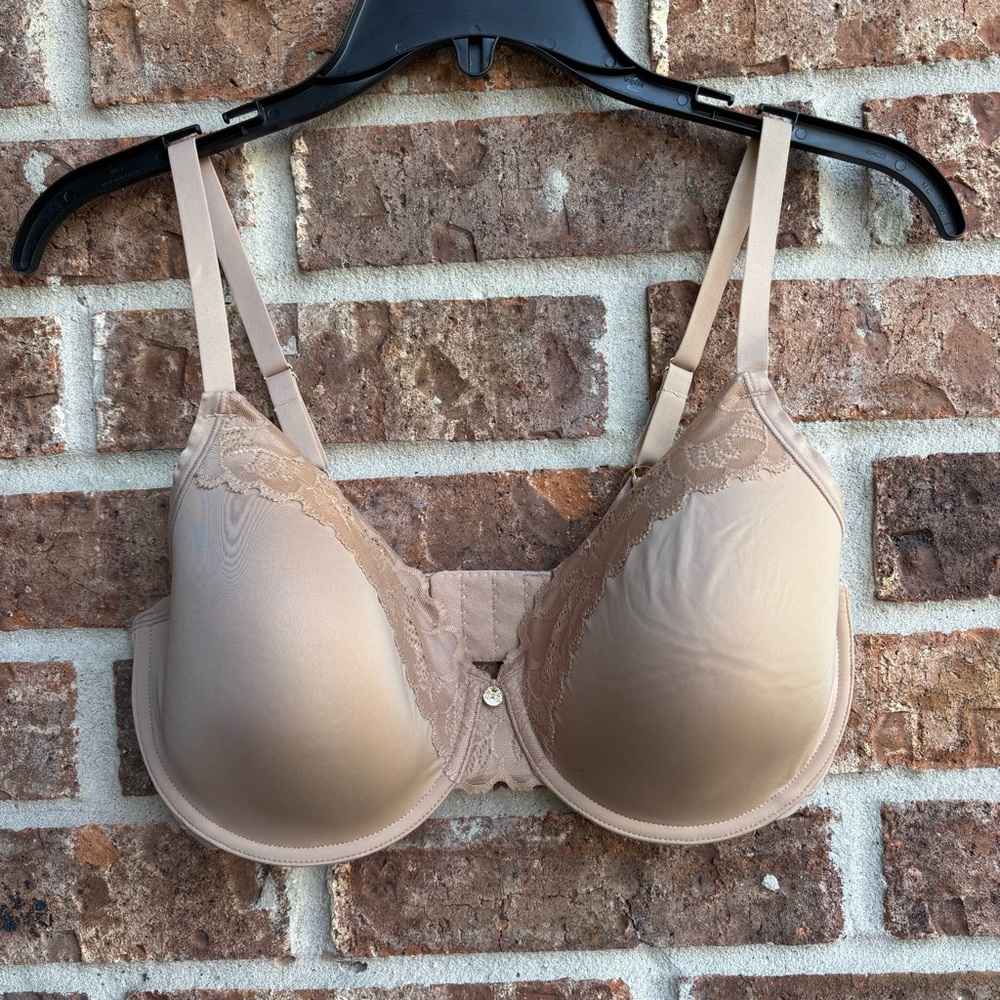 Natori Tan Lace Accent Bra
